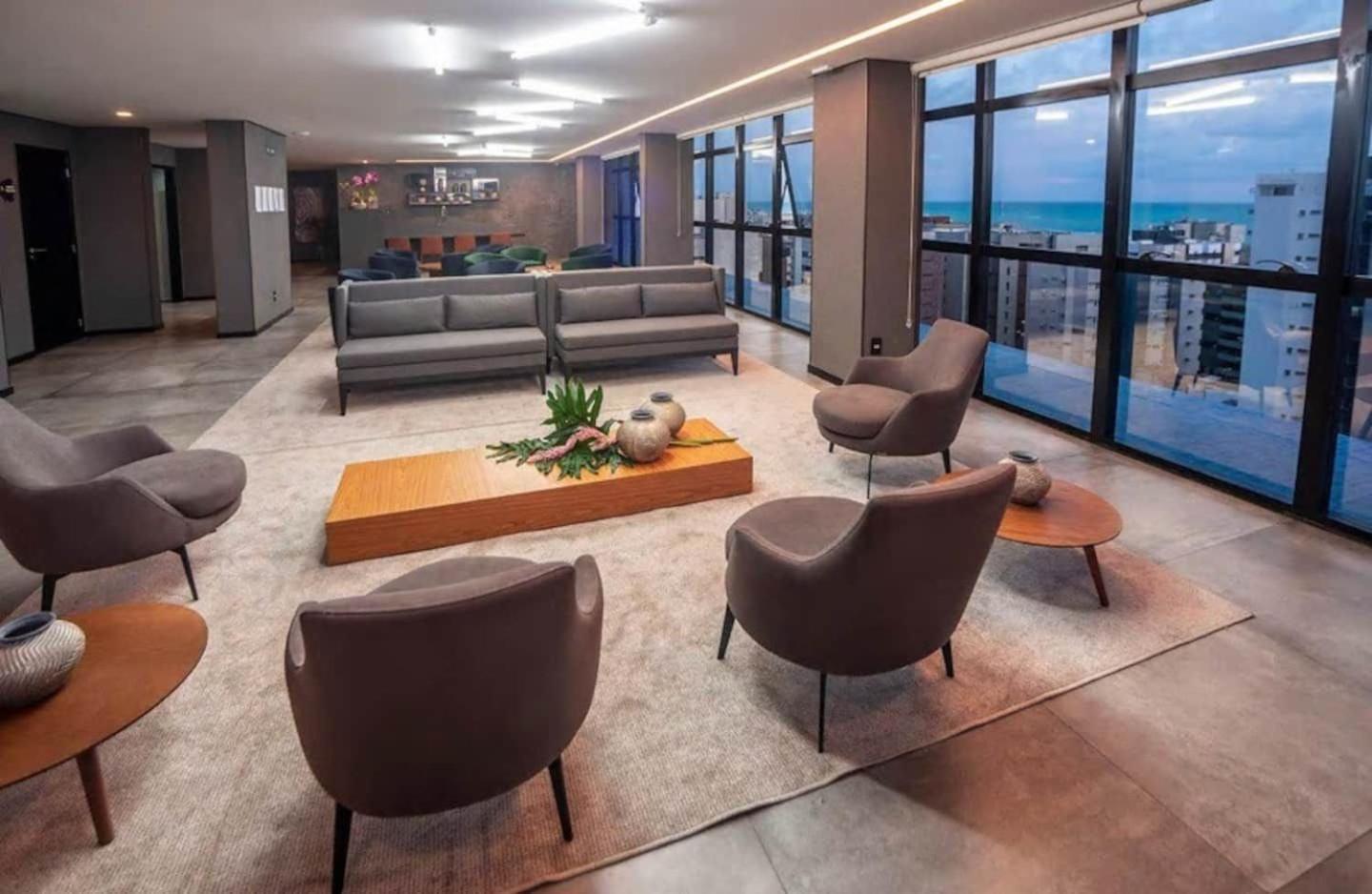 Edificio Time: Urban Oasis With Pool, Gym, And